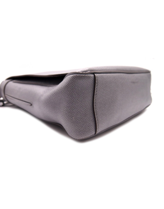 Louis Vuitton Glacier Pelle Taiga Grigia