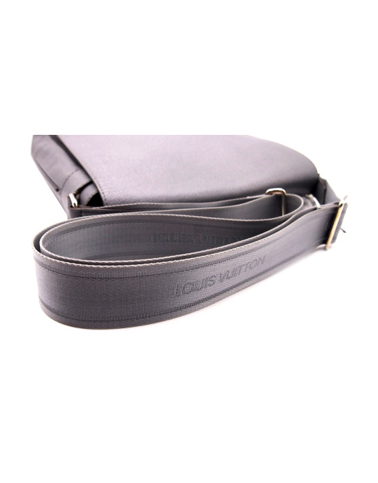 Louis Vuitton Glacier Pelle Taiga Grigia