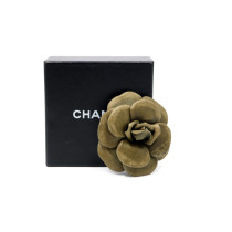 Chanel Spilla Camelia Pelle Verde Militare