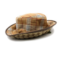 Gucci Cappello GG e Check Beige