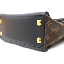 Louis Vuitton On My Side Tela Monogram e Pelle