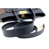 Louis Vuitton On My Side Tela Monogram e Pelle