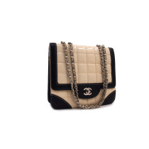 Chanel Accordion Vernis White and Black