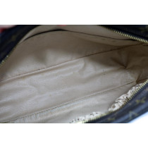 Louis Vuitton Beauty Monogram