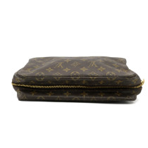 Louis Vuitton Beauty Monogram