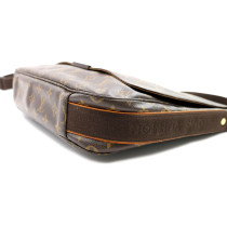 Louis Vuitton District GM Monogram