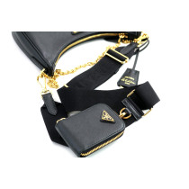 Prada Re-Edition 2005 In Saffiano Nera