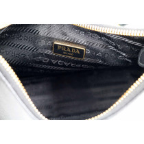 Prada Re-Edition 2005 In Saffiano Nera