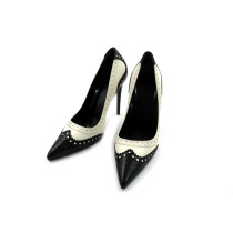 Gucci White and Black Leather Pumps