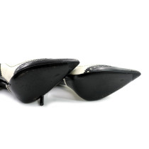 Gucci White and Black Leather Pumps