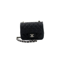 Chanel Square Pelle Nera