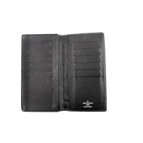 Louis Vuitton Portafoglio Brazza Pelle Taiga Nera