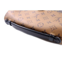 Louis Vuitton Metis Reverse Monogram