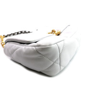 Chanel 19 Pelle Bianca