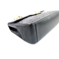 Chanel Maxi Logo Pelle Nera