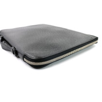 Louis Vuitton Busta Pelle Nera