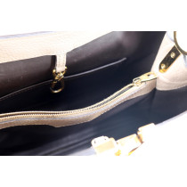 Louis Vuitton Capucines Pelle Tortora
