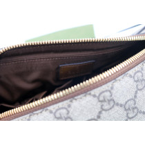 Gucci Tot Case GG Supreme Beige