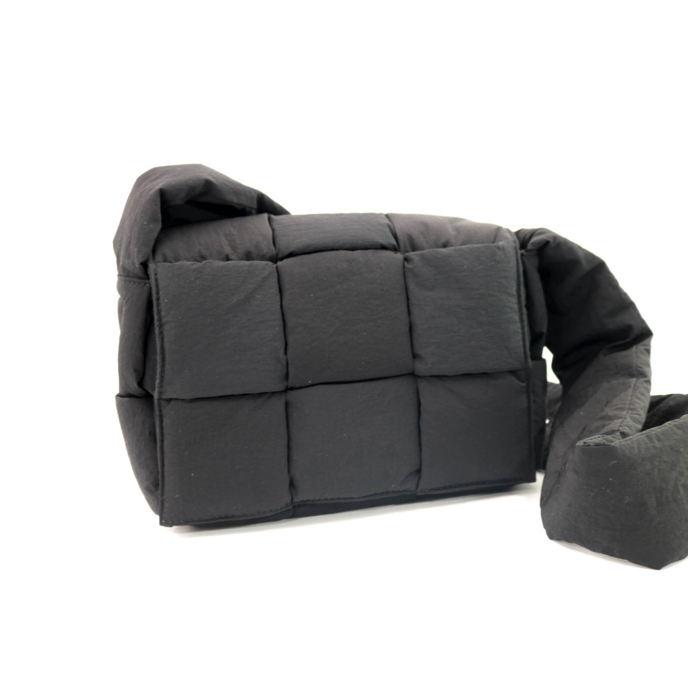 Bottega Veneta Cassette Piumino Nylon Nero