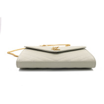 Saint Laurent Cassandre Klassische Kettentasche aus Leder Grain De Poudre