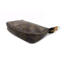 루이 비통 미니 포쉐트 악세수아