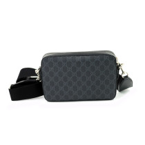 Gucci Hard Trunk GG Supreme Nero