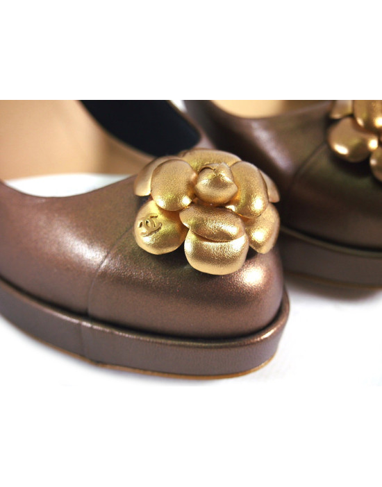 Chanel DecolletÃ© Dorate